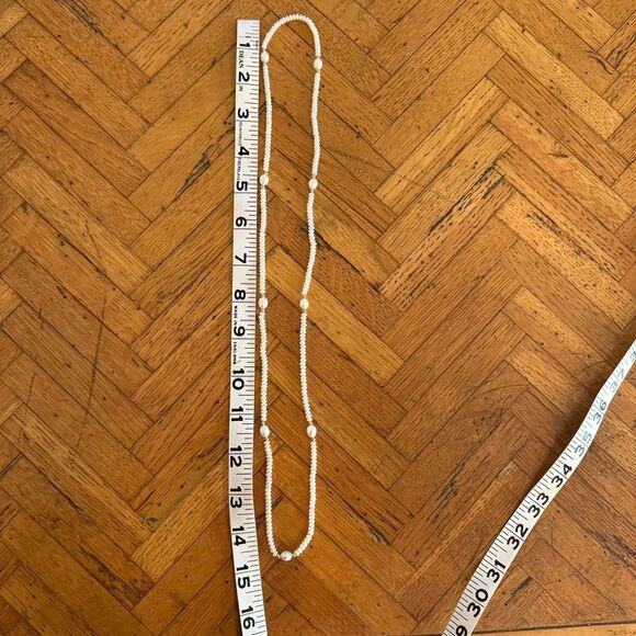 Elegant Freshwater Pearls and Gold Beaded Necklace - Picture 4 of 4